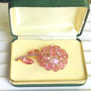 Brooch Vtg Juliana Pink Rhinestone Flower Mid-Century 3D Floral Pin MCM Prong
